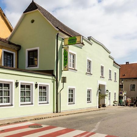 Gruener Baum Wachau - Retro Fruehstueckspension เมาแตร์น ภายนอก รูปภาพ